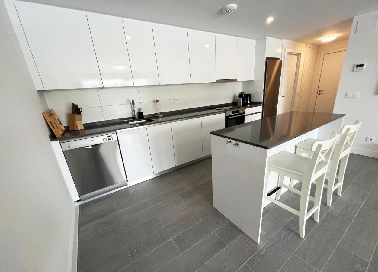Wonderful, Excellent New 4-bed Near Malaga With Indoor And Outdoor Swimmimg Pools, Gym And Sauna Facilities Apartamento