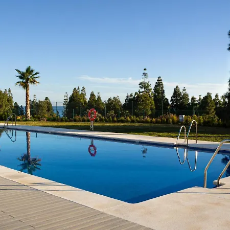 Malaga Oasis: 4-Bed Apartment with Dual Pools and Wellness Center El Faro Exterior photo