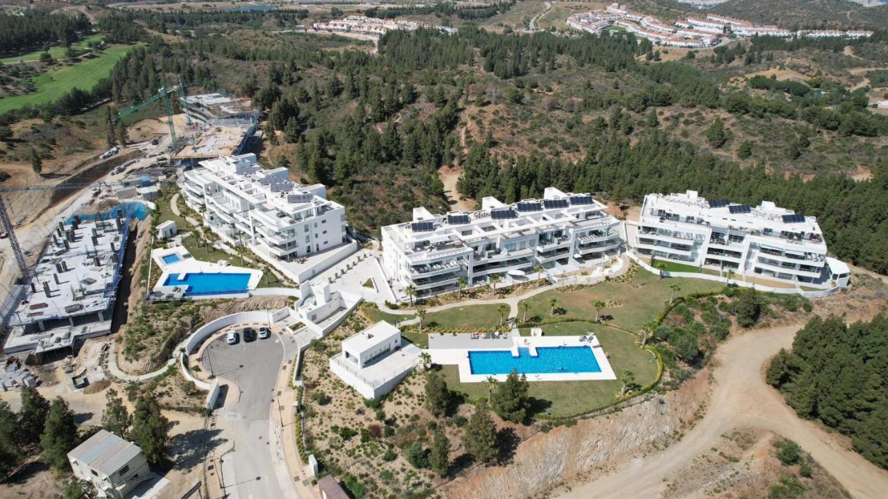 Apartment Malaga Oasis: 4-bed With Dual Pools And Wellness Center El Faro